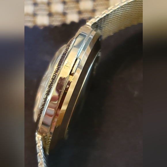 Bulova Accutron, rare find, Vintage  10K G.F. Tuning Fork Ladies Watch - Picture 9 of 16